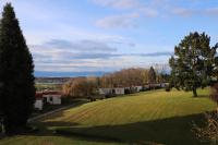 Modernes Appartement mit großem Balkon,schöner Aussicht und Indoorpool - B&B Oberteuringen