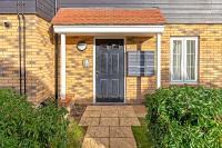 Stylish & Peaceful Bedford Apartment, FREE PARKING, Near M1 Motorway, LUXURY Condition Throughout, Sleeps 5 Guests - B&B Bedford