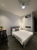 Studio with Spa Bath