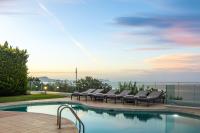 Kosta Mare Villa, Serene SeaViews, Pool & Hot Tub, By ThinkVilla - B&B Atsipopoulo