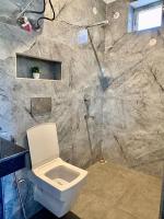 Bird Side - B&B Bhīm Tāl