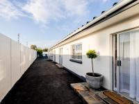 Olive Grove Bed & Breakfast - Bed and Breakfast Kraaifontein