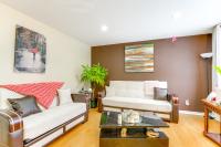 8 Mi to Detroit Zoo Family Home with Game Room - Bed and Breakfast Clawson