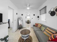 Casa Luquillo Cozy Retreat House With Pool n Tub - B&B Luquillo