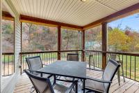 Cozy Downtown Cabin with Grill and Free Local Tickets - Chambres d’hôtes Gatlinburg