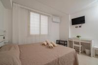 King Studio with Sofa Bed