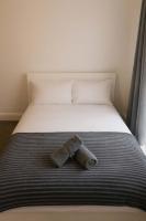 Spacious 4-Bedroom Home Near Eastville Park -Ideal for contractors and work stays - Chambres d'hôtes Bristol