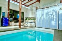 1BR Private Pool Villa in Batu, Malang - Omah Susi - Bed and Breakfast Punten