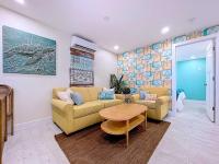 Sea Gem One bed one bath charmer steps to beach - B&B Bradenton Beach