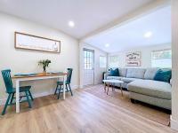 Get A Wave From It All in this 1 bed 1 bath with pvt lanai - B&B Bradenton Beach