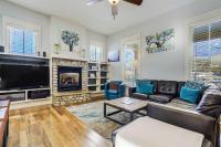 Swift Landing Steps from River & Local Hotspots - B&B Buena Vista