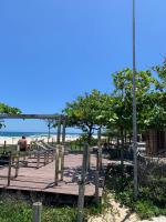 Duplex em Itaúna 4min da Praia que ocorre o WSL, 1min da pista de skate do LS, pracinha com parque infantil, quadra de futebol, tudo isso a 1 min da duplex, perto do comércio, wi-fi super rápido, monitoramento 24hrs - B&B Saquarema