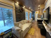 Spa & River view - Le Conteneur Cache - B&B Saint-Just-de-Bretenières