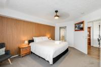 Stylish CBD Escape, Walk to Cafes and Shops! - B&B Toowoomba