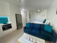 Studio In Mooloolaba - Bed and Breakfast Mooloolaba
