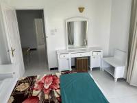 Appartamento con 2 Camere da Letto e Vista Fiume