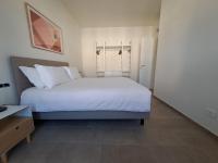 One-Bedroom Standard Apartment