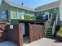 Private Pub-Group Stays Brecon Beacons Alderfalls - B&B Neath