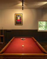 Majestic - Modern Cabin, Hot Tub, & Game Room! - B&B Gerton