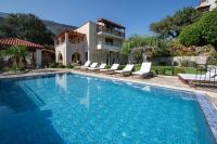 Geroulios Kastro Villas I "Free" Heated Pools & Seaview - B&B Vatoudiáris