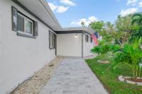 Private Resort Mini-Golf, Pickleball, Heated Pool, Tiki Hut, Arcade & 4BD - B&B Bradenton