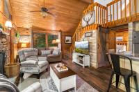Secluded Cozy Cabin with Hot Tub & Fire Pit - Ferienwohnung Pigeon Forge