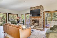 Trails, Wine and Events! Cuyahoga Falls Retreat - B&B Cuyahoga Falls