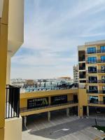 Luxurious 1BR Apartment with Private Beach - Ferienwohnung Ra’s al-Chaima
