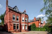 Parking, Wi-Fi, Sleeps 5, Self check-in, 2-bed apartment, long stays, Steppinghill - Chambres d’hôtes Stockport
