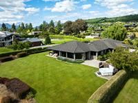 Beacon Point Lakeview Escape - Spacious - Stylish - B&B Wanaka