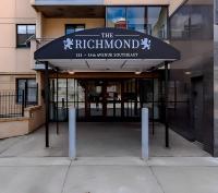 Entire Condo Downtown, walk to BMO & Stampede, UG Parking, 1,5 hrs to Banff - Chambres d’hôtes Calgary