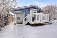 Prefect 3BR Saty near YYC, Free Wifi & Parking - Chambres d'hôtes Calgary
