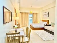 Santis Place at Eighty One Newport Blvd Across NAIA Terminal 3 - Chambres d'hôtes Manille