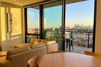3BR 2Bath FREE PARKING Balcony w Cityviews - B&B Melbourne