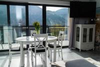 Sunny Apartment with Parking & Balcony with Mountain View by Noclegi Renters - B&B Szczyrk