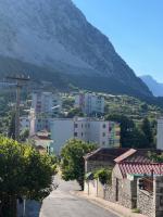 4 Seasons Apartment - Chambres d'hôtes Leskovik