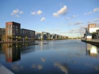 - Graphite Modern 3-Room Apartment - Stylish Grey Interior - Spacious Terrace - Fully Equipped Kitchen - Wi-Fi - Renovated 2024 - Central & Convenient Location - Free Parking - Near Bus & Airport - - B&B Duisburg