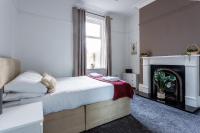 Spacious 4 Bedroom Family & Worker Hub - Chambres d'hôtes Sunderland