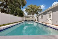 Immaculate & Cozy Entire Heated Pool House - B&B Tampa