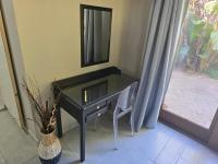 Honeywood Stays "Cozy Corner" - Near Airport, Fast Wi-Fi & Secure Parking - Chambres d'hôtes Port Elizabeth