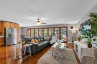 Modern Coastal Retreat w Waterfront Canal Views - B&B Tampa