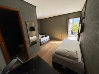 Studio Triple Standard