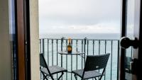 Apartamento de 1 dormitorio con balcón y vistas al mar