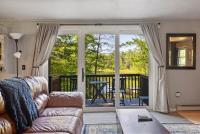 Little Longbow Lakefront Chalet - B&B Becket