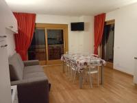 Appartamento con 2 Camere da Letto e con Vista Montagna