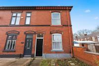Comfy & Spacious Home, Fast Wi-Fi , free Parking, Sleeps 7 , Long Stays Welcome, Bury city centre - B&B Bury