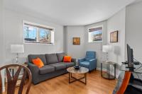 Modern 2BR Wi-Fi TV Off-Street - B&B St. John's