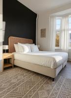 Modern 2-Bedroom Apartment for 4 Guests, In a Prime Location Close to the Train Station and the Historic Center of Ghent - B&B Ghent