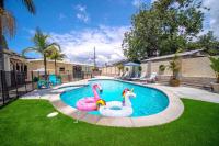 Spacious 4BR w/ Pool, Spa, Mini Golf & Game Lounge - B&B Chula Vista