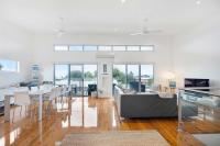 65 McLeod Rd Middleton Pet Friendly Wi-Fi - No Linen Included - B&B Middleton